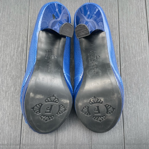 Royal blue, snake-print, peep-toe pumps! - Picture 5 of 7